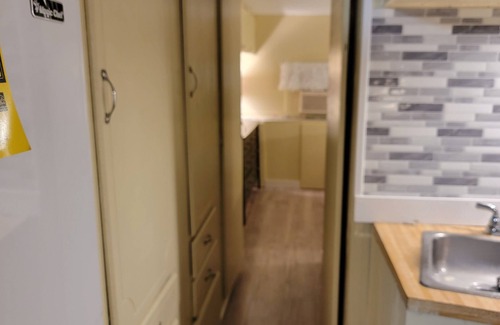 Jacarandas Cottage | North Fort Myers, Cute Park Model Home/Journeys End