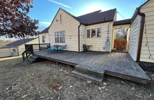 Knoxville House | North Hills 3 Miles to downtown