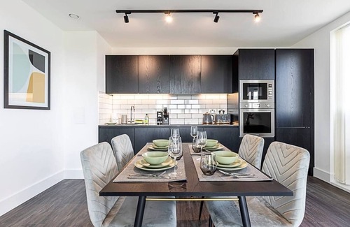 College Park and Old Oak Apartment | North Ken II - 1-Bedroom+Balcony+Concierge