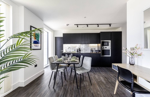 College Park and Old Oak Apartment | North Ken III - 1-Bedroom+Balcony+Concierge