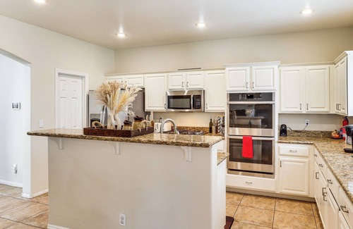 North Las Vegas House | North Las Vegas Home w/Hot Tub - 14 Mi to Strip!