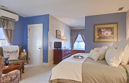 Asheville Bed & Breakfast | North Lodge Bed & Breakfast
