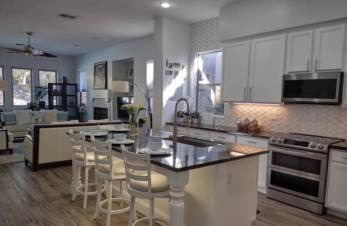 Tramonto House | North Phoenix oasis with heated saltwater pool.