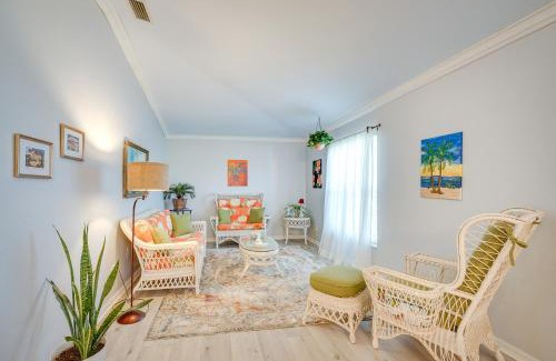 North Port House | North Port Home with Charming Lanai about 7 Mi to Beach