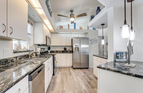 North Port House | North Port Home with Lanai and Pool - 8 Mi to Beach!