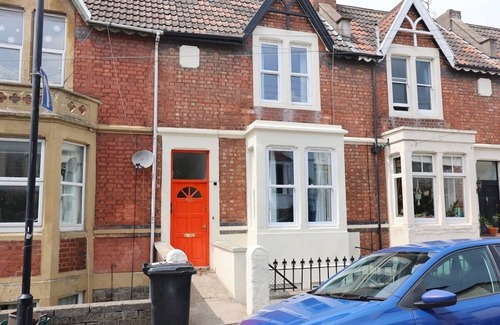Bristol House | North Rd~Close to Glos Rd~Great Location~Parking