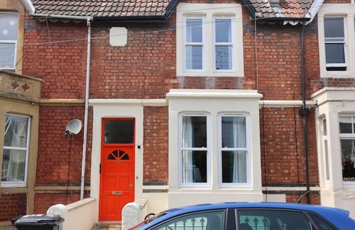 Bristol House | North Rd~Close to Glos Rd~Great Location~Parking