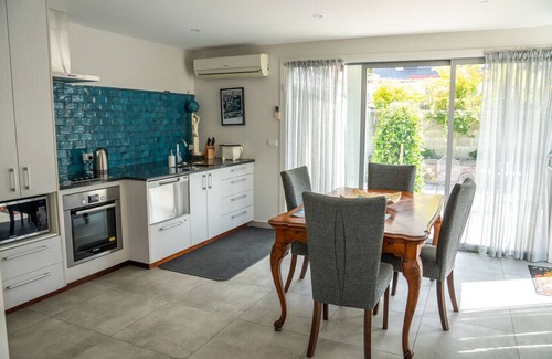 Dunedin House | North Road Retreat