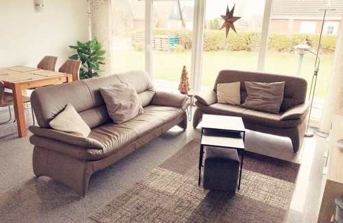 Neuharlingersiel Apartment | North Sea Oasis Pethan 1 - downstairs - non-smoking apartment with sauna - no pets