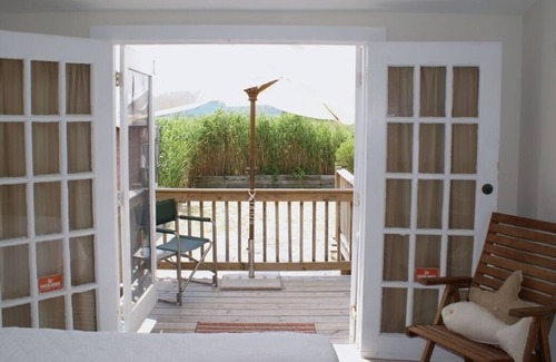 Wading River Cottage | North shore beach cottage, charming, cute & clean. 100ft.to beach!