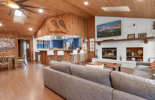 Fawnskin House | North Shore Chalet