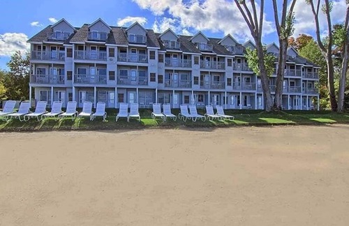 Traverse City Condo | North Shore Inn Traverse City - Unit 209