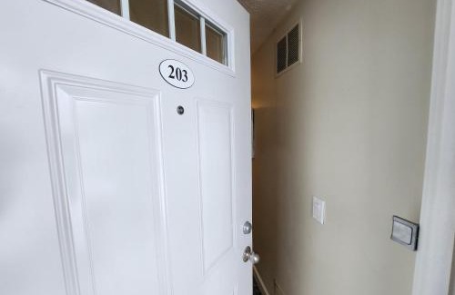 Traverse City House | North Shore Inn TC 203