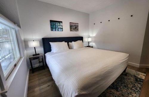 Traverse City House | North Shore Inn TC 203