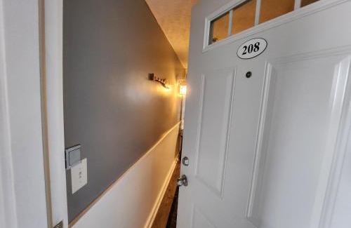 Traverse City House | North Shore Inn TC 208
