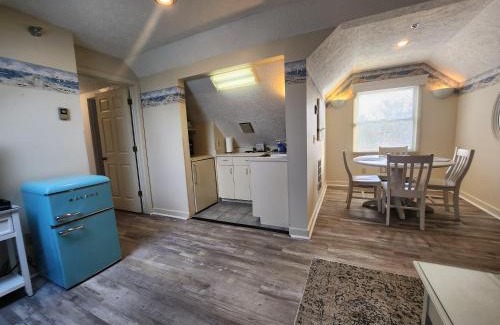 Traverse City House | North Shore Inn TC 400