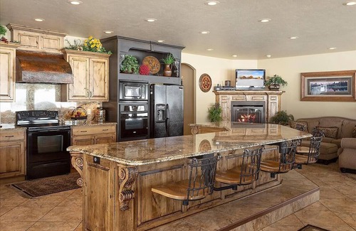 Island Park Cabin | North Shore Lodge 8 bed 11 bath on Island Park Reservoir with Private Dock