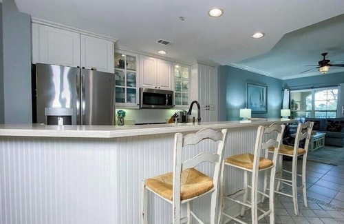 North Forest Beach Condo | North Shore Place/New Master Shower/2BR/2BA/Sofa Bed/Porch/Smart TV’s/2 Pools