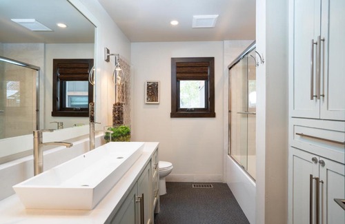 Tahoma House | North Shore - West Shore Hideway