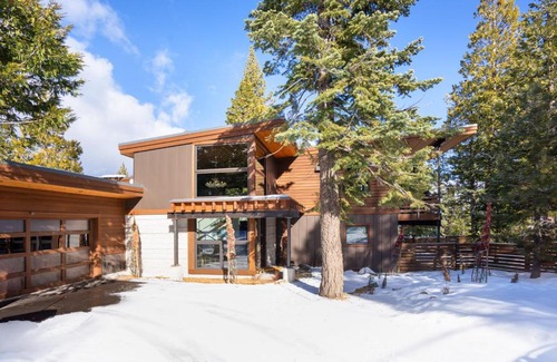 Tahoma House | North Shore - West Shore Hideway