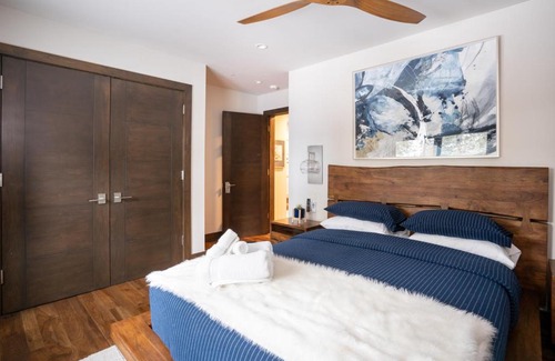 Tahoma House | North Shore - West Shore Hideway