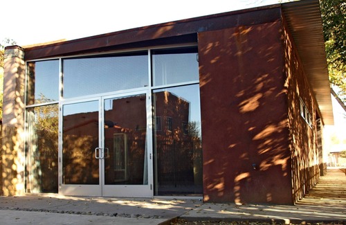 Los Griegos House | North Valley gem: a modern guest-house for Staycation/Business