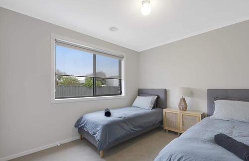 Warrnambool House | North Warrnambool Retreat - Well appointed 4 bedroom, 2 bathroom house in North Warrnambool.