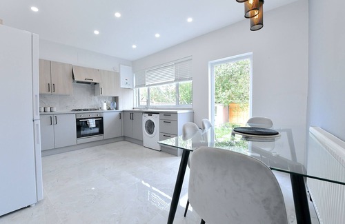 Hale House | North west London Escape
