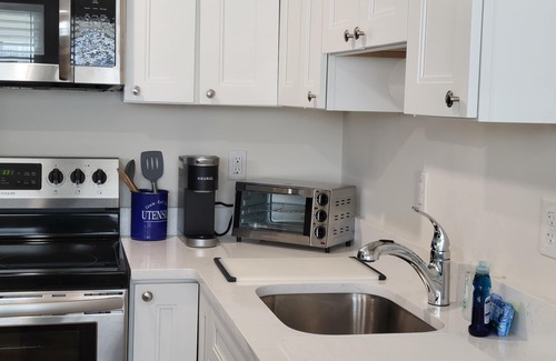 Cape May - Wildwood Condo | North Wildwood Beach Block 1 bdrm condo with Pool.