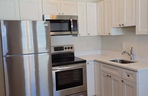 Cape May - Wildwood Condo | North Wildwood Beach Block 1 bdrm condo with Pool.