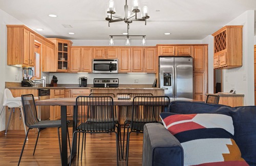 Arkdale Condo | Northern Bay Castle Rock Lakefront/Pool/Park/Beach