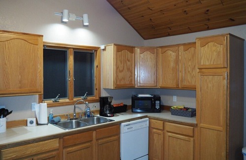 Gaylord House | Northern Blessings - LARGE, PRIVATE, AND COMFORTABLE!