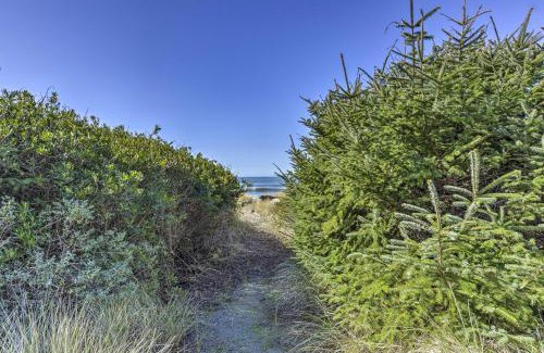Smith River House | Northern California Home, Steps to Pelican Beach!