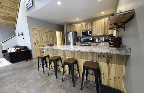 Bellaire Cabin | Northern Michigan Gem! 3 bed, 2 bath Chalet at Schuss Mountain ski/golf/LAKES