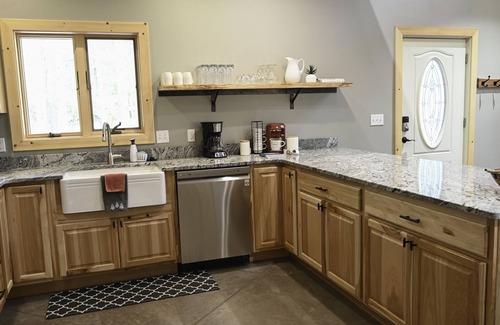 Bellaire Cabin | Northern Michigan Gem! 3 bed, 2 bath Chalet at Schuss Mountain ski/golf/LAKES