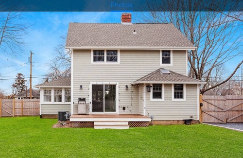 Cutchogue House | Northfork Contemporary Cottage