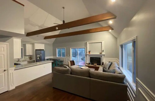 Southold House | NorthFork Serenity, next to beach and wineries