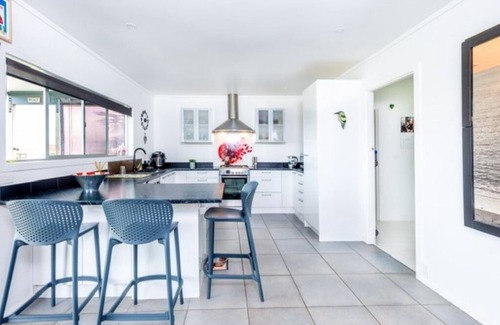 Omapere Ski Chalet | Northland/Hokianga/OpononinCatch of The DaynStunning Beach House for sunset