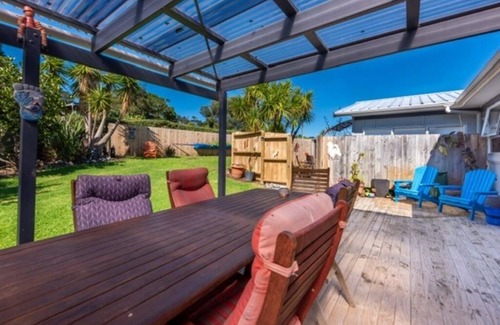 Omapere Ski Chalet | Northland/Hokianga/OpononinCatch of The DaynStunning Beach House for sunset