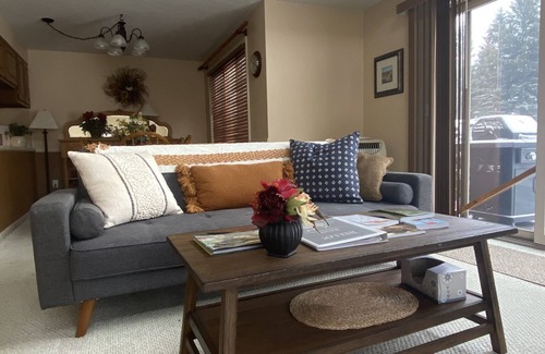 Canandaigua House | NorthStar/Bristol Mt Ski in/out Twnhse - 8 Guests