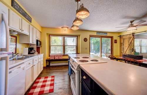 Rowleys Bay House | Northstar is a warm family home with everything you need to build many memories.