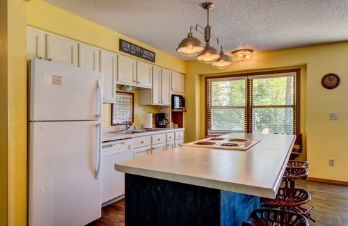 Rowleys Bay House | Northstar is a warm family home with everything you need to build many memories.