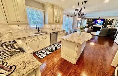 Greensboro House | Northwest Greensboro 5 Bed Room House