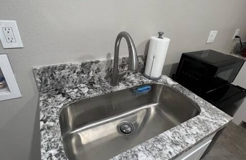 Tucson House | Northwest Jr Suite #4 with Laundry and Parking
