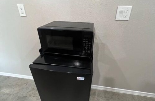 Tucson House | Northwest Jr Suite #4 with Laundry and Parking