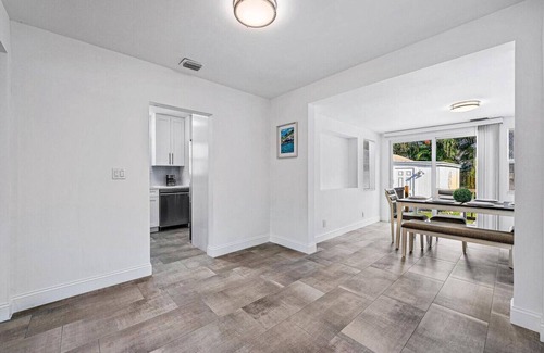 Pinewood Park House | Northwood Home: 2BR+Den, Private Backyard Oasis