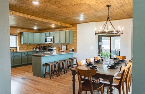Gleason House | Northwood's Retreat on Pine Lake! W/Hot Tub!