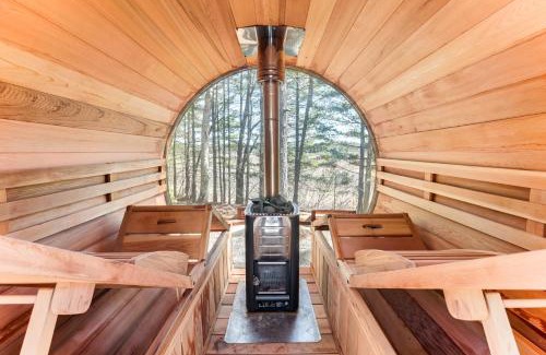 Minocqua House | Northwood Tours Escape Hot Tub and Lake Access!