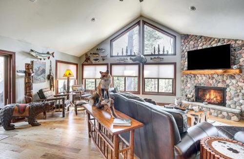Minocqua House | Northwood Tours Escape Hot Tub and Lake Access!