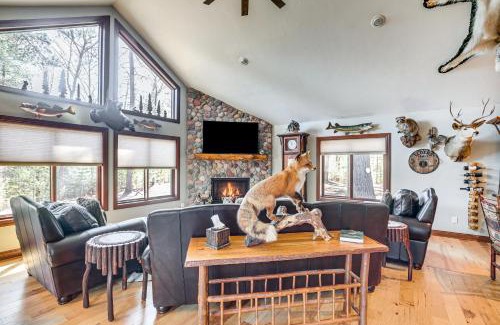 Minocqua House | Northwood Tours Escape Hot Tub and Lake Access!